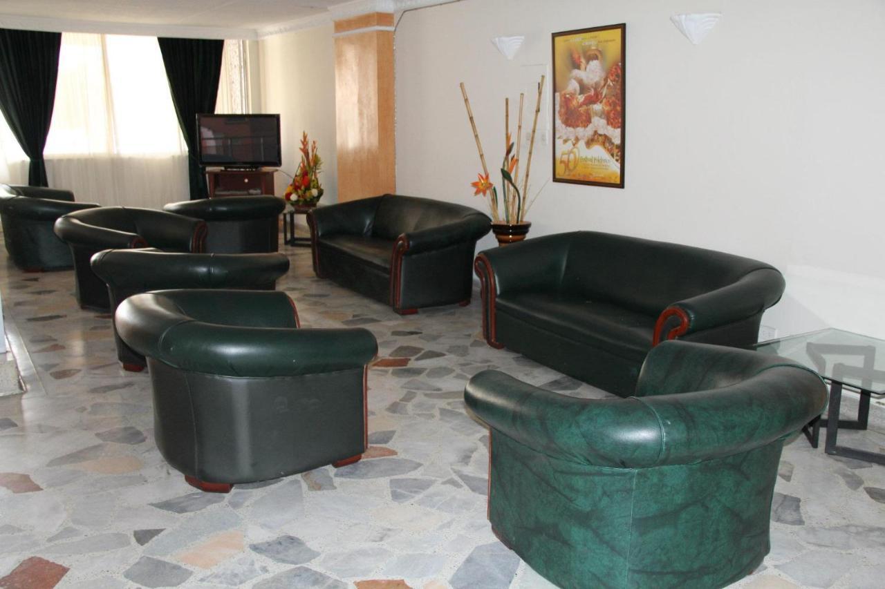 Hotel Dinastia Real نيفا المظهر الخارجي الصورة