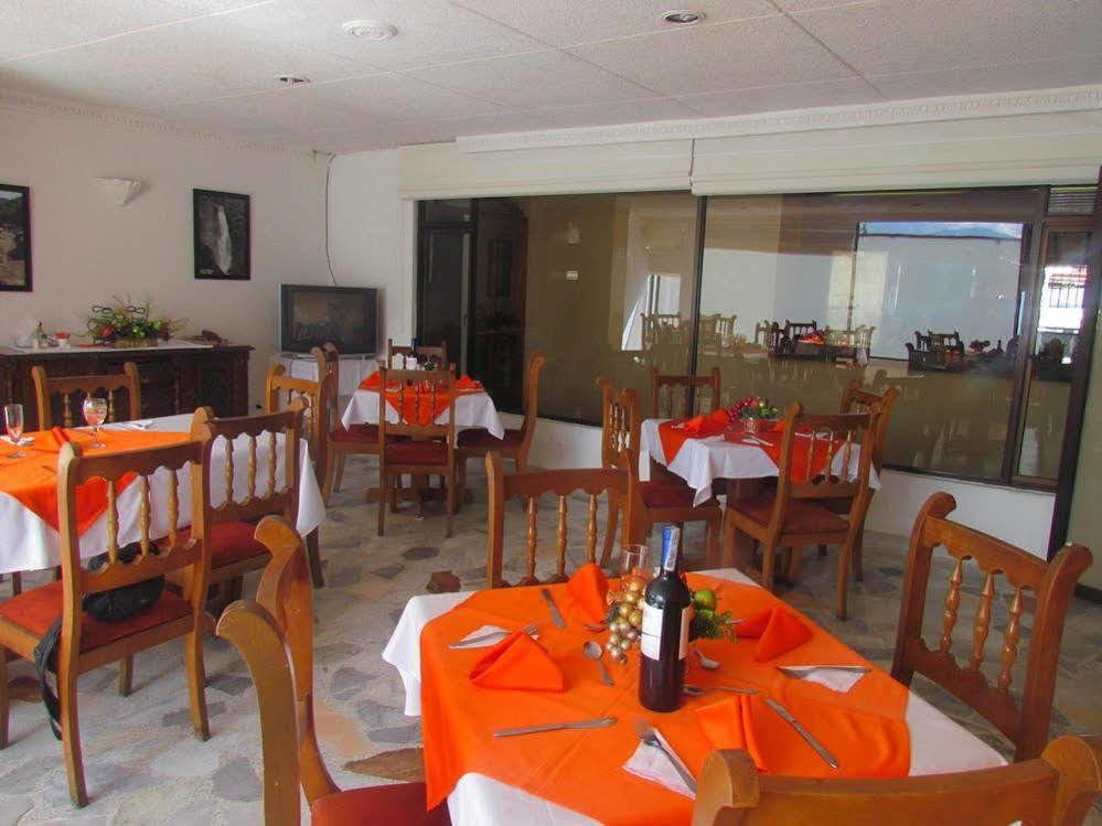 Hotel Dinastia Real نيفا المظهر الخارجي الصورة