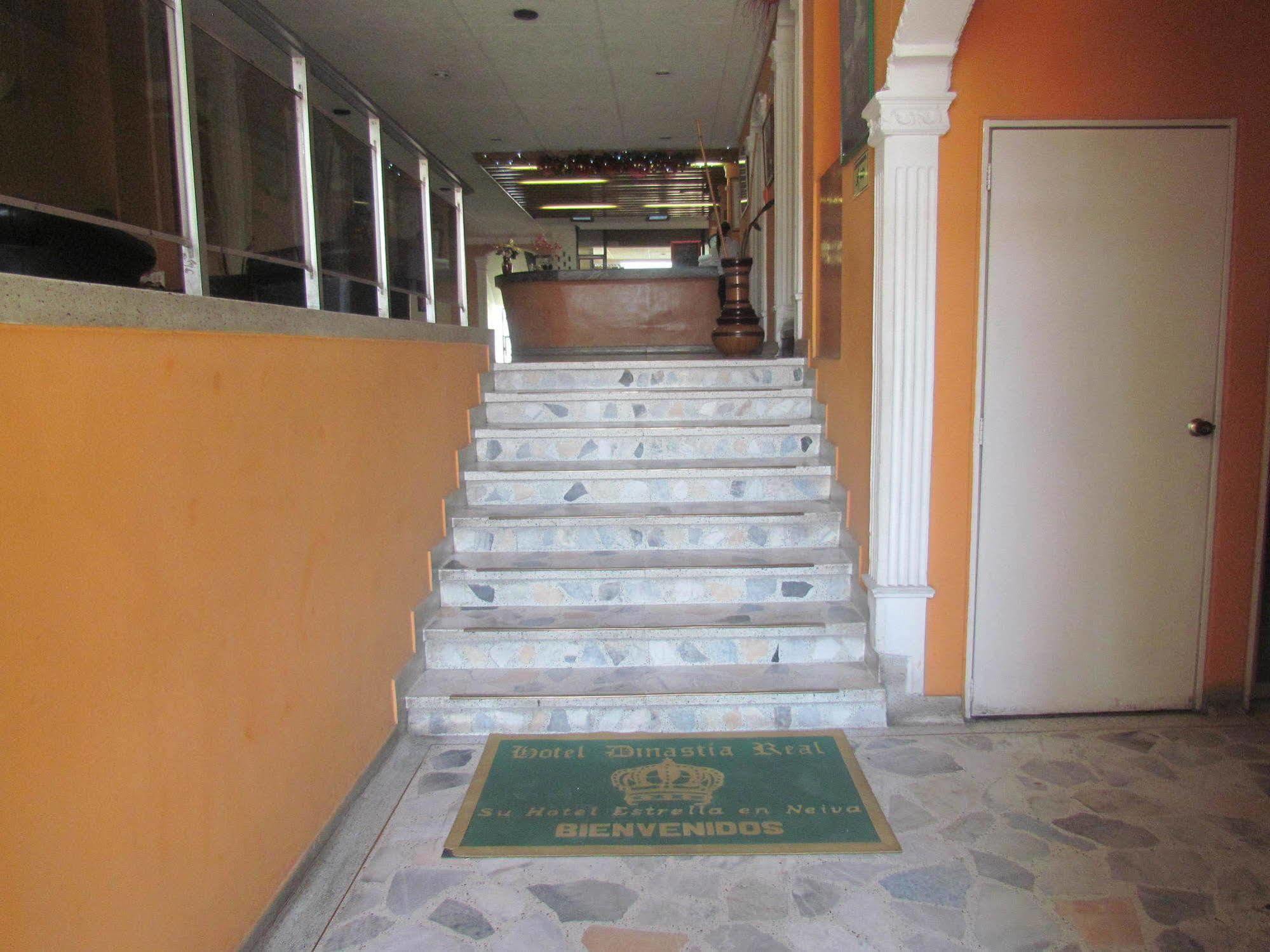 Hotel Dinastia Real نيفا المظهر الخارجي الصورة