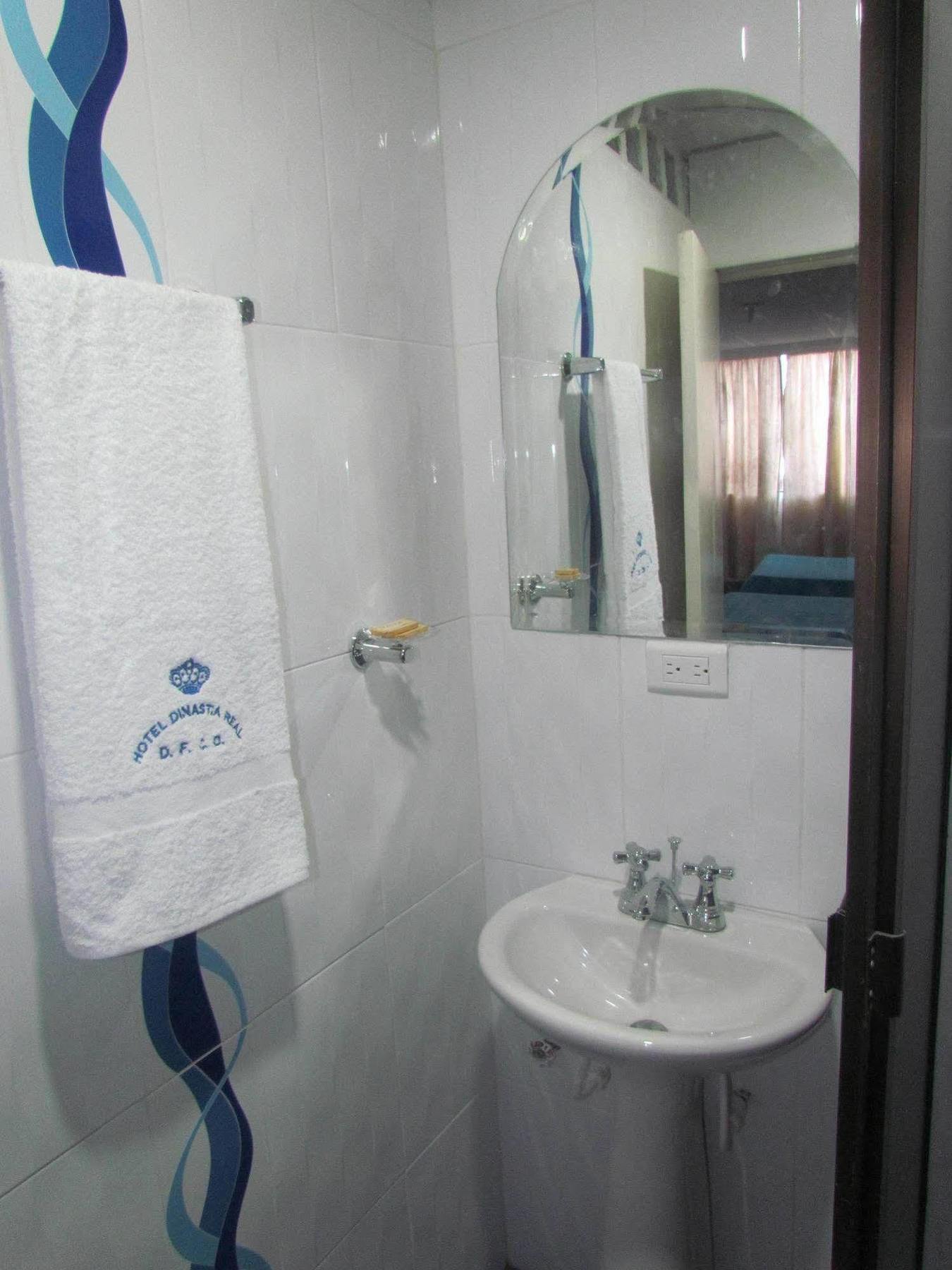 Hotel Dinastia Real نيفا المظهر الخارجي الصورة