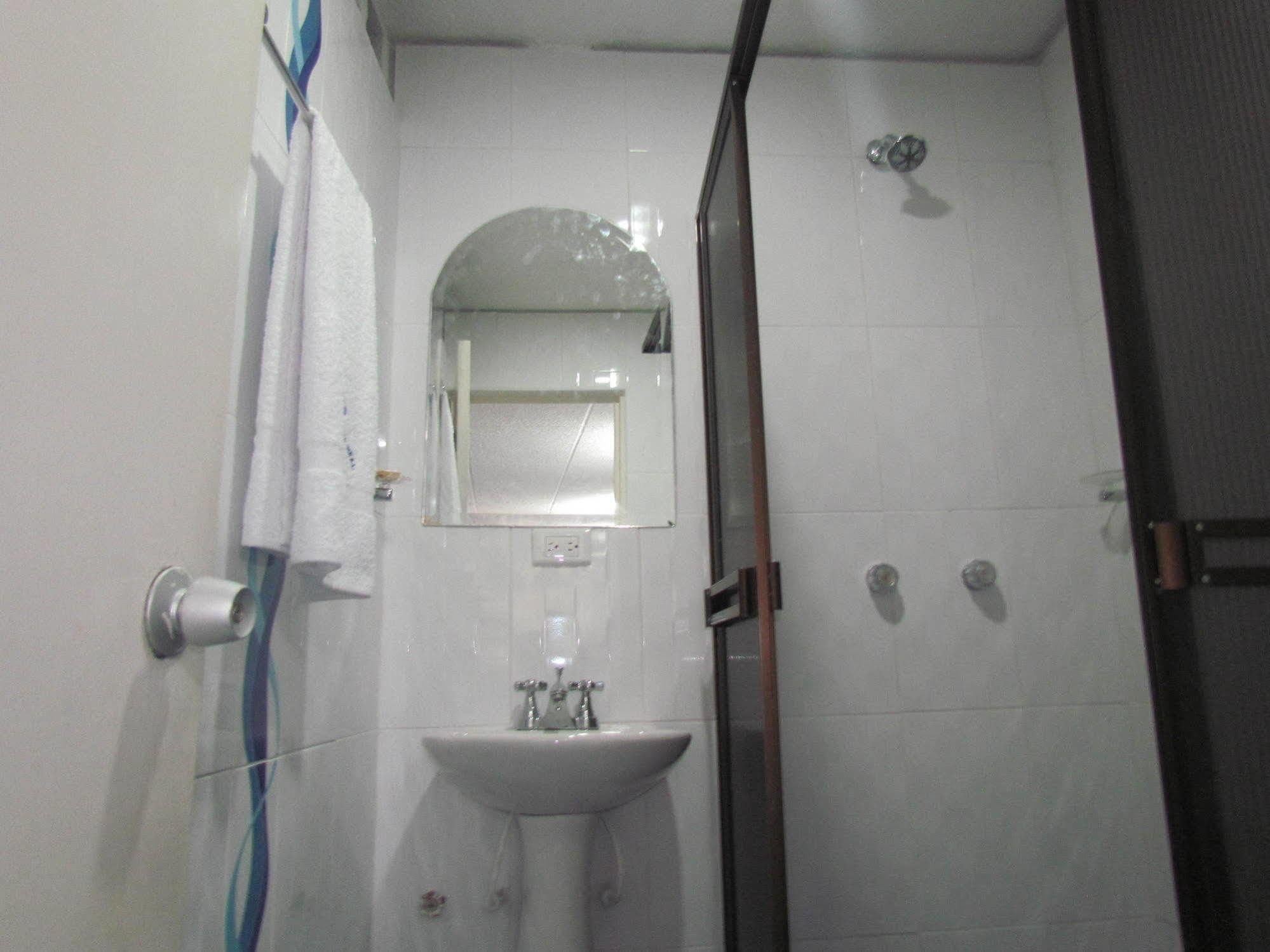 Hotel Dinastia Real نيفا المظهر الخارجي الصورة